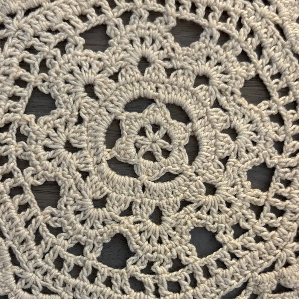 VTG Off-White Hand Crochet Doilies set of 2 - Picture 7 of 7